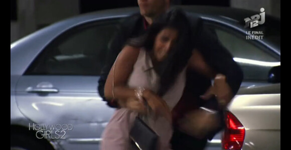 Ayem victime d'enlèvement dans les dernières minutes de la fin de la saison 2 d'Hollywood Girls, le vendredi 2 novembre 2012 sur NRJ 12