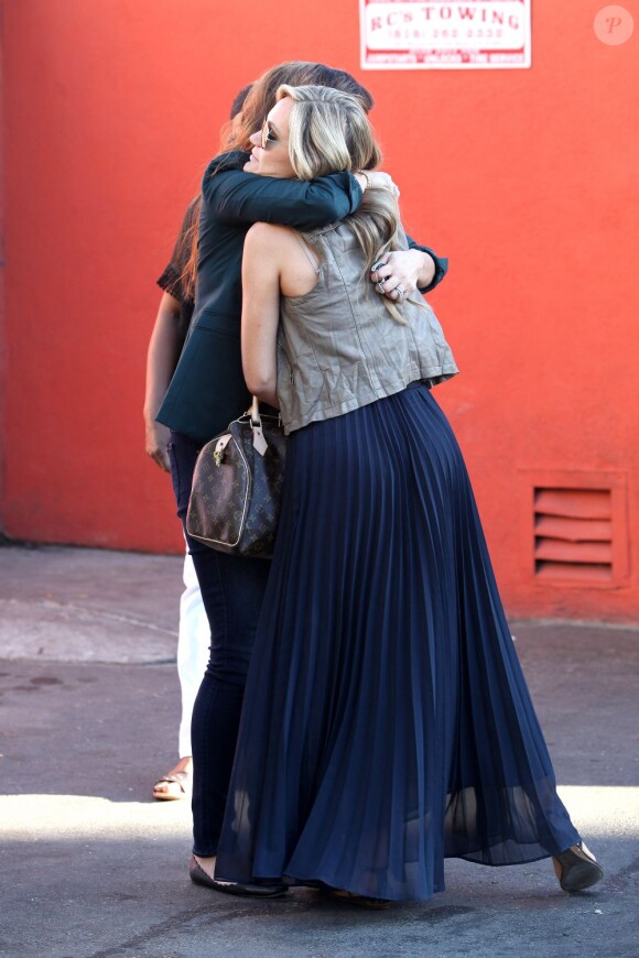 Vanessa Minnillo et une amie, à Los Angeles le 4 novembre 2012.