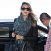 Jessica Alba opte pour le confort afin de prendre l'avion. La belle se rend à l'aéroport de Los Angeles le 4 novembre 2012