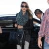 Jessica Alba, dans un look en cuir, se rend à l'aéroport de Los Angeles le 4 novembre 2012