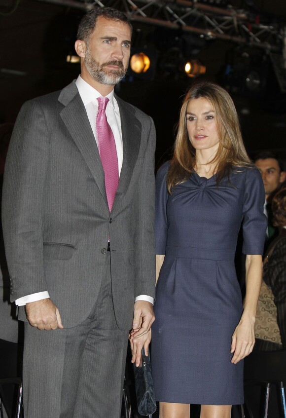 Le prince Felipe et la princesse Letizia d'Espagne lors de l'inauguration du congrès littéraire "El canon del Boom" à la Casa de America à Madrid le 5 novembre 2012.
