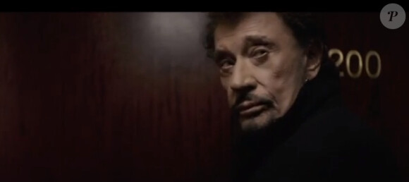 Johnny Hallyday, image du clip de L'Attente (novembre 2012), premier extrait de l'album éponyme, réalisé par Fred Grivois et avec la participation de Zoé Félix.
