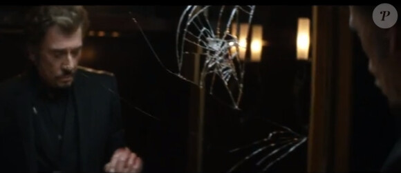 Johnny Hallyday, image du clip de L'Attente (novembre 2012), premier extrait de l'album éponyme, réalisé par Fred Grivois et avec la participation de Zoé Félix.