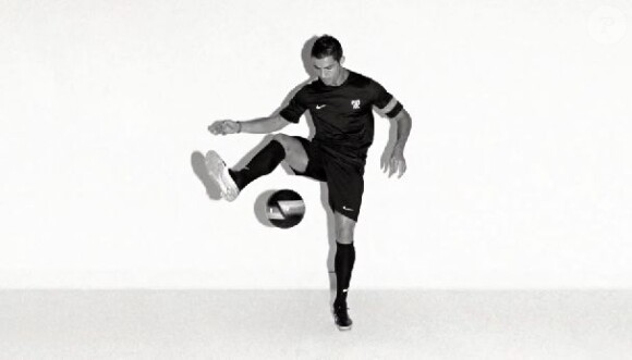 Cristiano Ronaldo prend la pose dans une vidéo pour Nike afin de promouvoir la nouvelle ligne de vêtements du Portugais. Au menu, guitare, chant et rires...