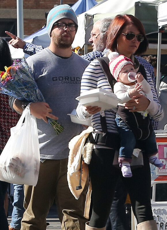 Jack Osbourne avec sa femme Lisa Stelly et leur fille Pearl font des courses à Los Angeles le 8 novembre 2012