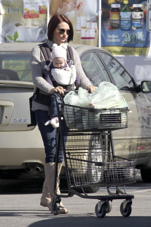 Lisa Stelly, l'épouse de Jack Osbourne et leur fille Pearl à Los Angeles le 10 novembre 2012.