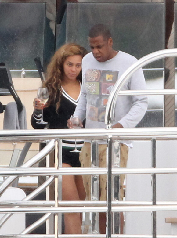 Beyoncé et Jay-Z en vacances sur leur yacht le 4 septembre 2012.