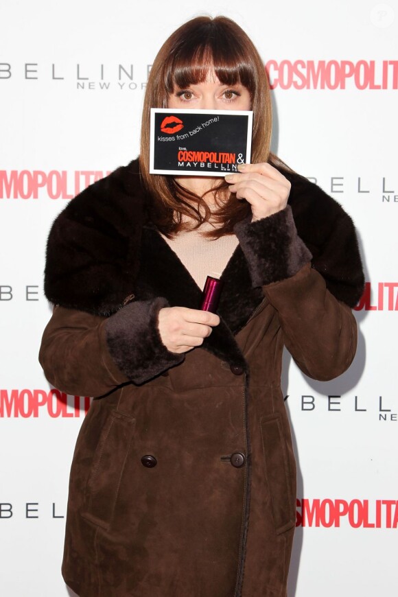 Rose McGowan lors de l'événement Cosmo Kisses for the Troops, initiative du magazine Cosmopolitan parrainée par Maybelline. New York, le 11 novembre 2012.