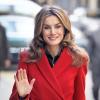 La princesse Letizia d'Espagne lors de son arrivée à la Journée d'information sur le cancer, à Madrid, le 13 novembre 2012. La princesse des Asturies est présidente d'honneur de l'Association espagnole de lutte contre le cancer.