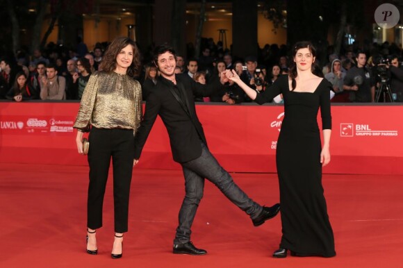Valérie Donzelli, Jérémie Elkaïm and Valérie Lemercier sur le tapis rouge du film Main dans la main lors du festival du film de Rome.