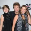 Jon Bon Jovi avec sa fille Stephanie et sa femme Dorothea à Beverly Hills le 30 janvier 2010.