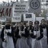 Le lundi 12 novembre, Maison Martin Margiela organisait une manifestation silencieuse dans les rues de Paris en vue du lancement de sa collection pour H&M.