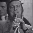 Maxim Saury à la clarinette avec son orchestre pour interpréter  Saint Louis Blues  le 4 mai 1967.