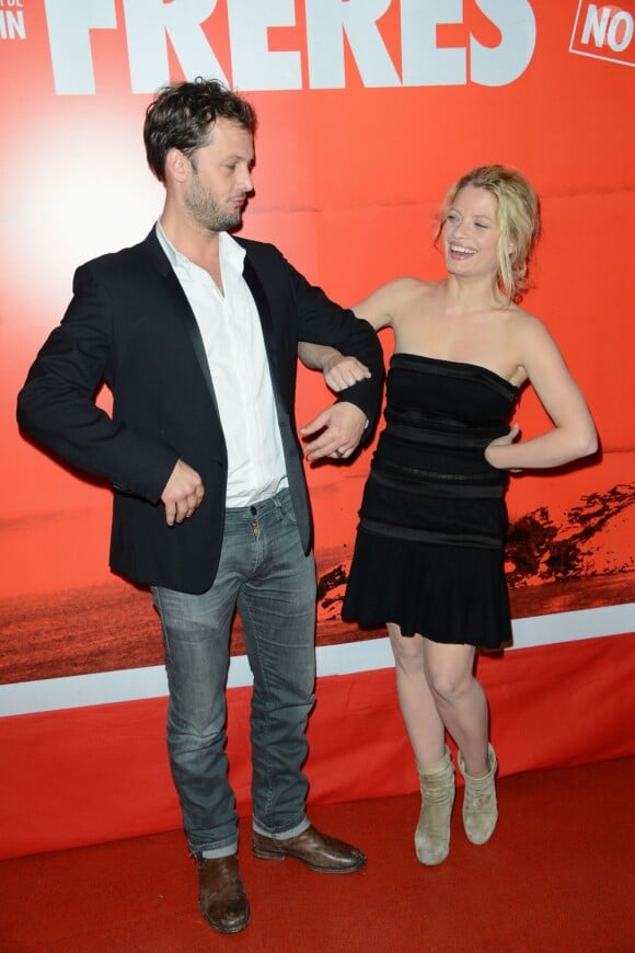 Nicolas Duvauchelle et Mélanie Thierry lors de l'avant-première du film Comme des frères à Paris le 15 novembre 2012