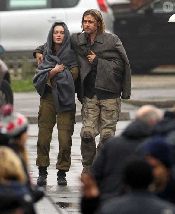 Brad Pitt ensanglanté sur le tournage de World War Z, à Londres le 15 novembre 2012