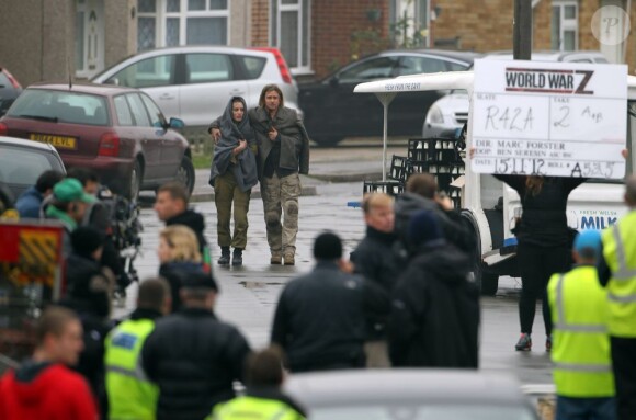 Brad Pitt ensanglanté sur le tournage de World War Z, à Londres le 15 novembre 2012