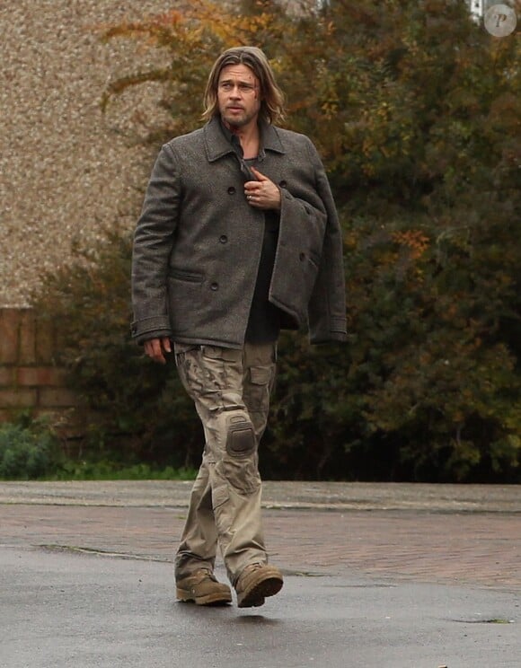 Brad Pitt ensanglanté sur le tournage de World War Z, à Londres le 15 novembre 2012