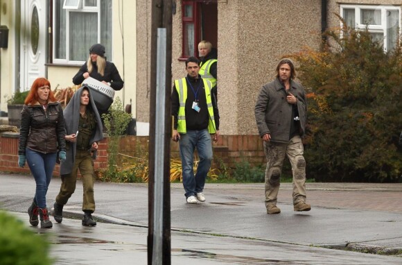 Brad Pitt ensanglanté sur le tournage de World War Z, à Londres le 15 novembre 2012