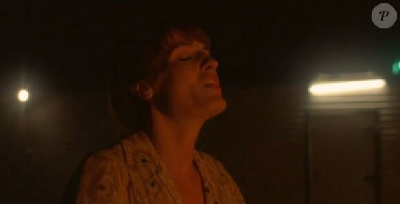 Florence And The machine puissante et possédée dans le clip de Lover To Lover, réalisé par Vincent Haycock.