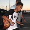 Jaden Smith débarque à l'aéroport de Los Angeles direction Hawaï le 19 novembre 2012.