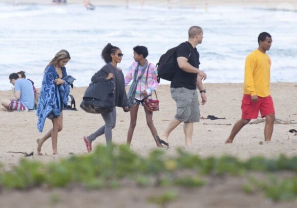 Jada Pinkett Smith avec Willow et Jaden en vacances à Hawai le 20 novembre 2012.