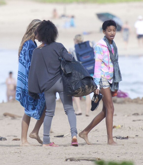 Jada Pinkett Smith avec Willow en vacances à Hawai le 20 novembre 2012.