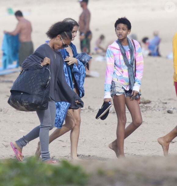 Jada Pinkett Smith avec sa fille Willow en vacances à Hawai le 20 novembre 2012.