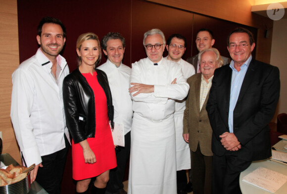 Christophe Michalak, Laurence Ferrari, Alain Ducasse et Jean-Pierre Pernaut lors de la 2e édition de "Tous en cuisine avec l'école Alain Ducasse" à Paris le 22 novembre 2012.