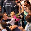 Laure Manaudou a assisté avec sa petite fille Manon à la finale du 50 mètres nage libre où ont brillé son petit frère Florent (1er) et son compagnon Frédérick Bousquet (3e) lors des championnats d'Europe petit bassin à Chartres le 22 novembre 2012