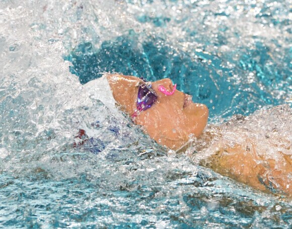 Engagée aux championnats d'Europe à Chartres, Laure Manaudou a remporté l'argent sur l'épreuve du 100m dos le 23 novembre 2012.