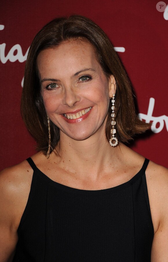 Carole Bouquet assiste à l'exposition The Saint Anne, Leonardo Da Vinci's Ultimate Masterpiece au musée du Louvre. Paris, le 27 mars 2012.