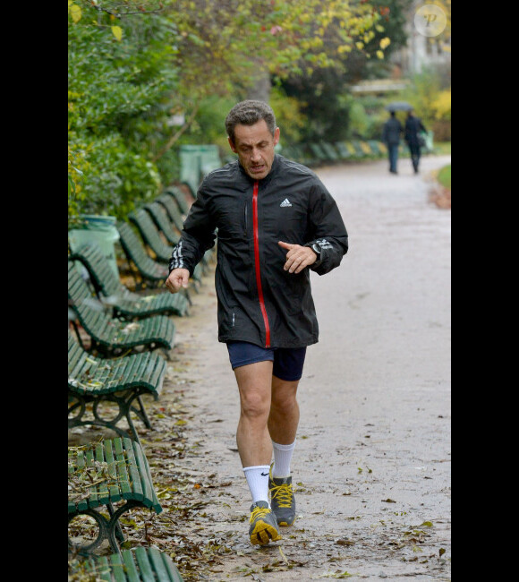 Nicolas Sarkozy en plein effort au Parc Monceau. Le 23 novembre 2012 à Paris.