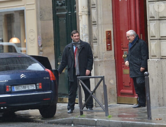 Jean-Pierre Raffarin quittant le bureau de Nicolas Sarkozy, le 23 novembre 2012 à Paris.