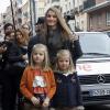 Letizia d'Espagne avec ses filles Leonor et Sofia le 25 novembre 2012 à l'hôpital Quiron San José de Madrid pour voir le roi Juan Carlos Ier après son arthroplastie à la hanche gauche.
