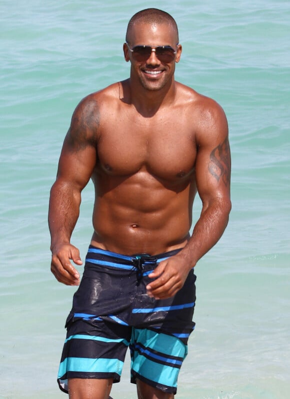 Le sexy Shemar Moore en vacances à Miami le 30 juin 2012.