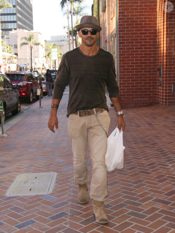 Shemar Moore sort de chez le médecin à Beverly Hills le 25 octobre 2012.