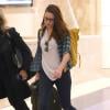 Kristen Stewart arrivant à l'aéroport de Los Angeles le 26 Novembre 2012.