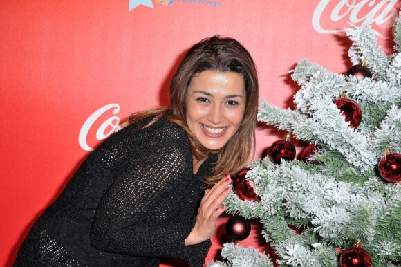 Karima Charni lors de l'inauguration des vitrines de Noël Coca-Cola au Showcase à Paris le 26 Novembre 2012.