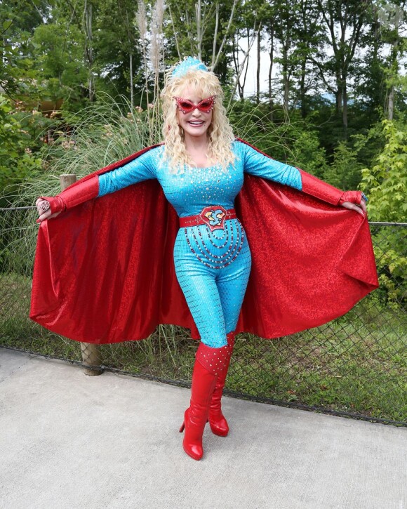 Dolly Parton dans son parc d'attractions Dollywood à Pigeon Forge dnas le Tennessee, le 16 juin 2012.