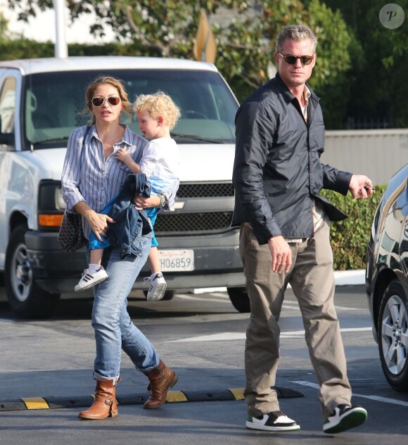 Eric Dane et sa fille Billie font du shopping dans le quartier de Beverly Hills le 26 novembre 2012.