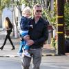 Eric Dane et sa fille Billie font du shopping à Beverly Hills le 26 novembre 2012.