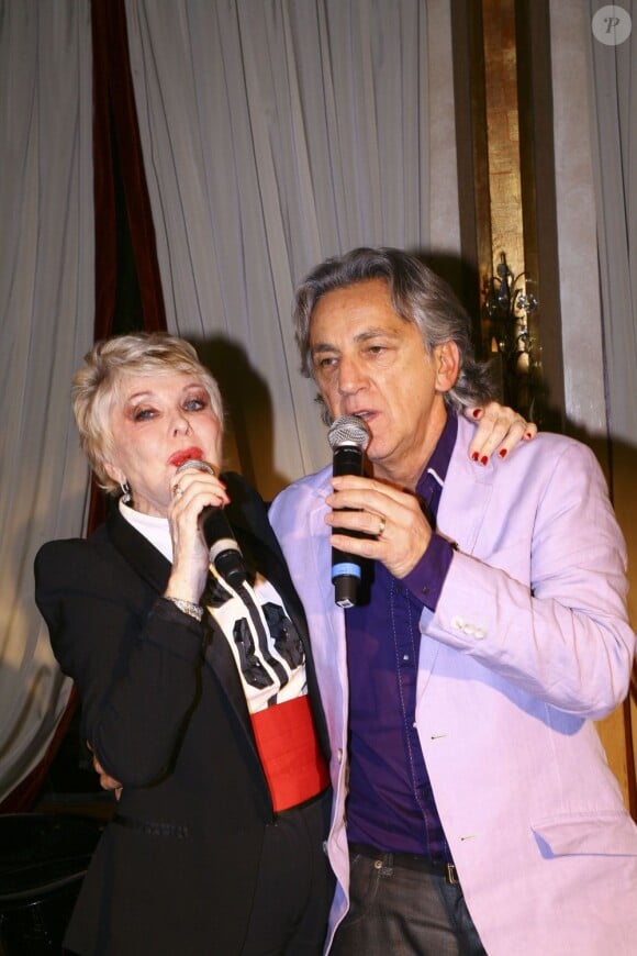 Sophie Darel, Jean-Pierre Savelli lors de la soirée caritative au profit de l'association Soleil d'Enfance, au Fouquet's à Paris le 26 novembre 2012