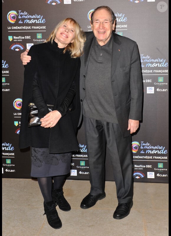 Robert Hossein et sa femme Candice Patou lors de la présentation à la Cinémathèque française de la version restaurée de Tess, le 26 novembre 2012