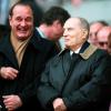 Jacques Chirac et François Mitterrand en plein fou rire, lors d'un match du PSG, le 14 mai 1995.