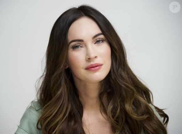 Megan Fox lors du photocall du film This is 40 à Los Angeles le 28 novembre 2012