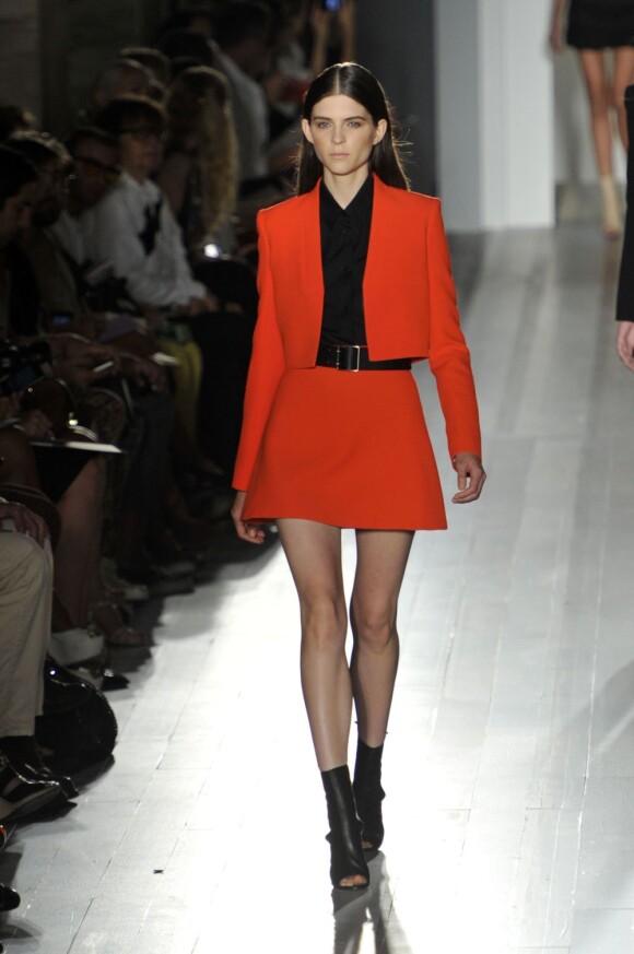 Victoria Beckham ce look de sa collection printemps-été 2013 présentée lors de la Fashion Week de New York le 9 septembre 2012.