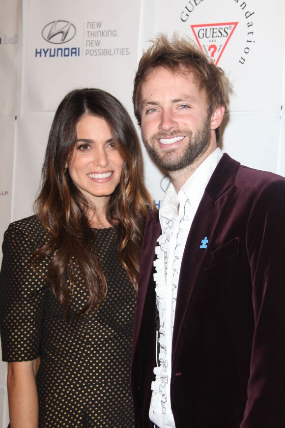 Nikki Reed et son époux Paul MacDonald au Blue Tie and Blue Jeans Ball en faveur d'Autism Speaks au Beverly Hilton Hotel, à Los Angeles, le 29 novembre 2012.