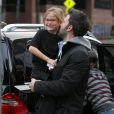 Ben Affleck et Jennifer Garner emmènent leurs filles à leur cours de karaté, le 30 novembre 2012 à Los Angeles