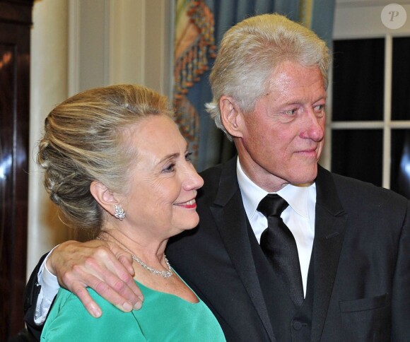 Bill et Hillary Rodham Clinton lors de la cérémonie de remise d'honneurs au Kennedy Center à Washington le 1er décembre 2012