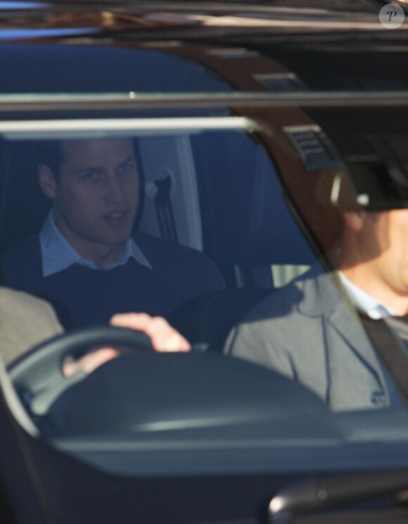 Le prince William est arrivé vers 11h30 à l'hôpital King Edward VII de Londres, le 4 décembre 2012, pour passer la journée au côté de son épouse Catherine, duchesse de Cambridge.